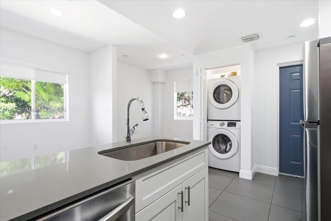 541 NW 33rd St 5, Miami, 佛罗里达州 33127, 美国