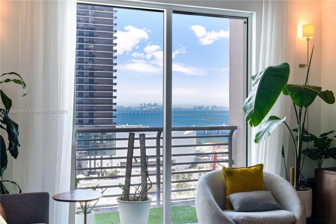 234 NE 3rd St LPH06, Miami, Floride 33132, États-Unis