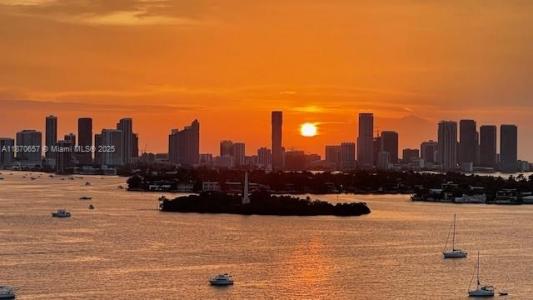 1000 West Ave 1514, Miami Beach, Florida 33139, USA
