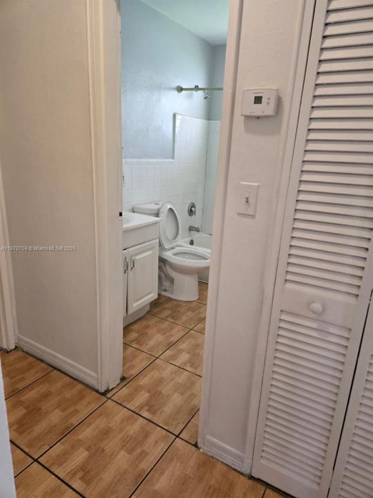 16041 NE 19th Ct 1, North Miami Beach, Flórida 33162, Estados Unidos