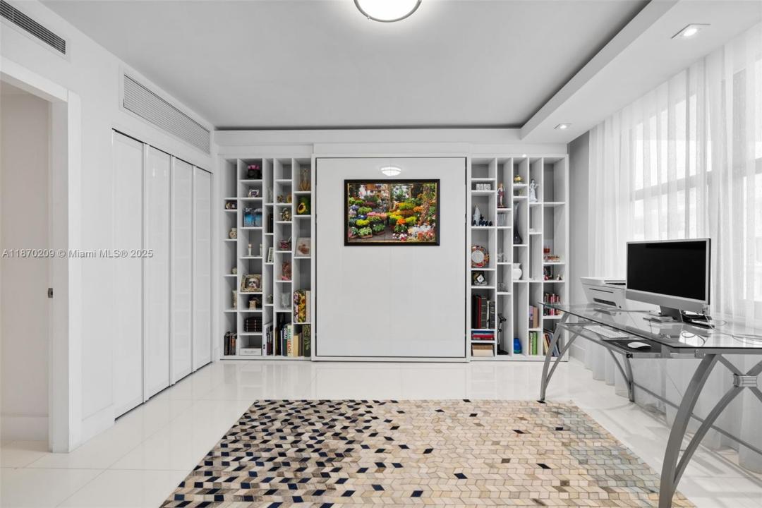 9801 Collins Ave 19J, Bal Harbour, Floryda 33154, USA