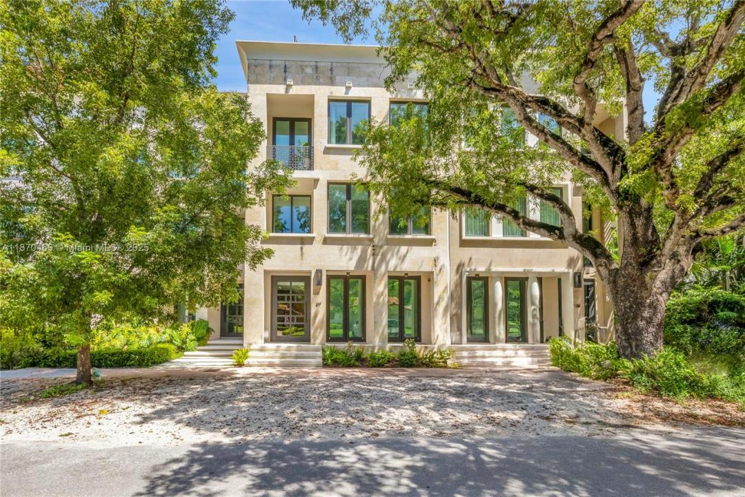 617 Almeria Ave, Coral Gables, Floryda 33134, USA