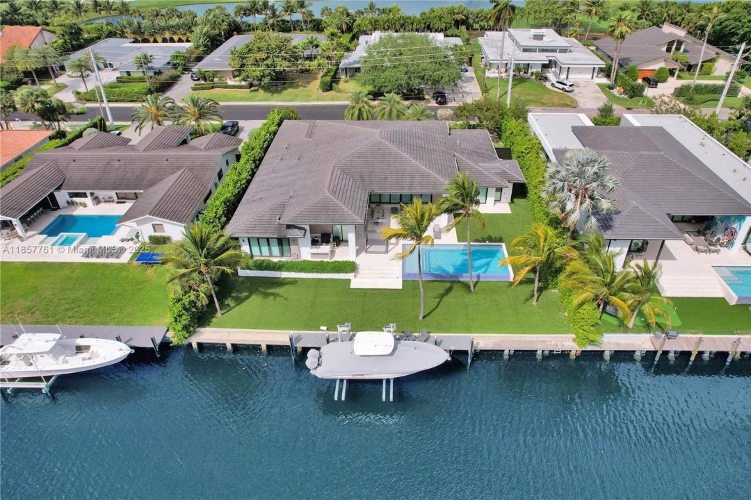1651 Diplomat Pkwy, Hallandale Beach, Florida 33009