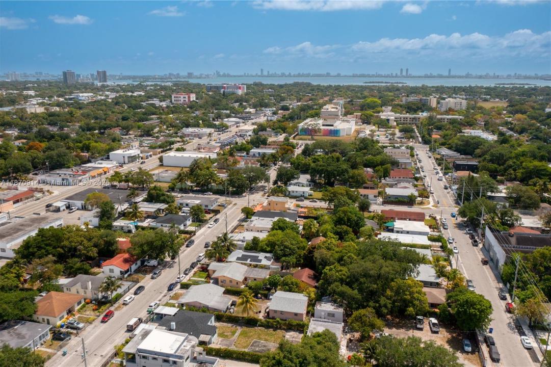 144 NW 53rd St, Miami, Floryda 33127, USA