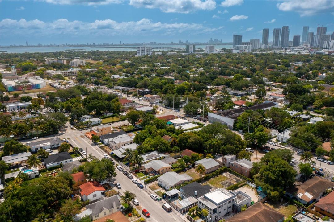 144 NW 53rd St, Miami, Floryda 33127, USA