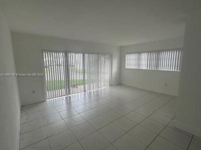 7370 SW 82nd St E120, Miami, Florida 33143, USA