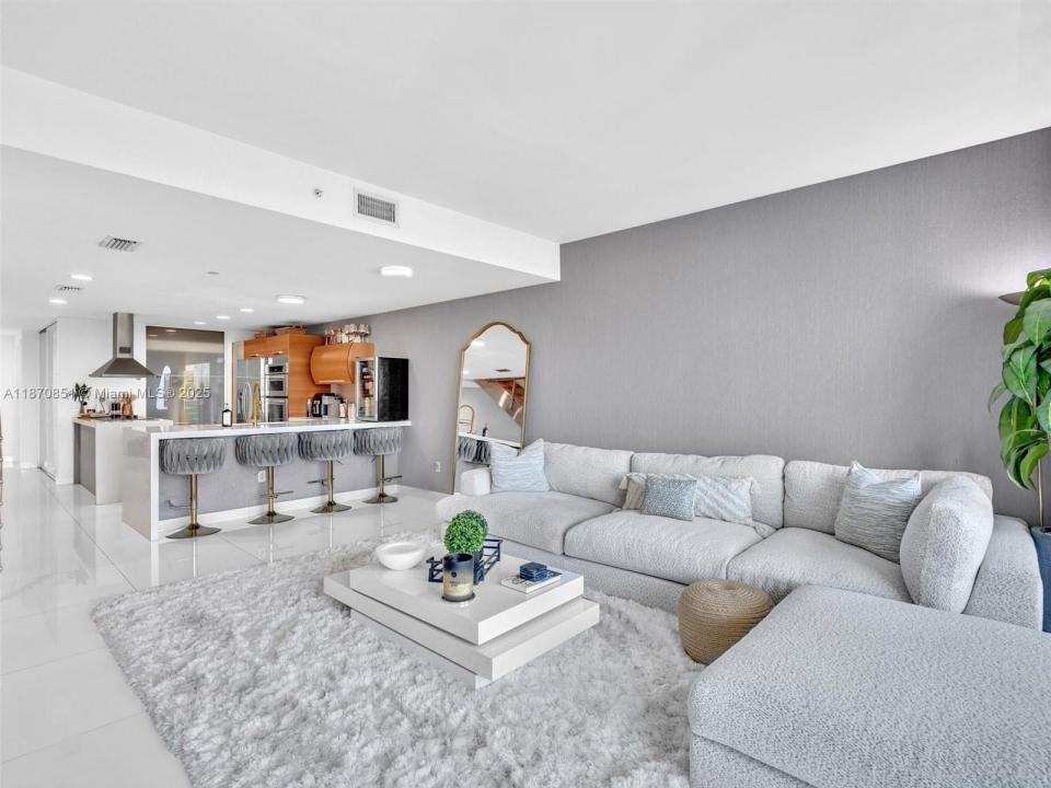 2950 NE 188th St 312, Aventura, 佛羅里達州 33180, 美國