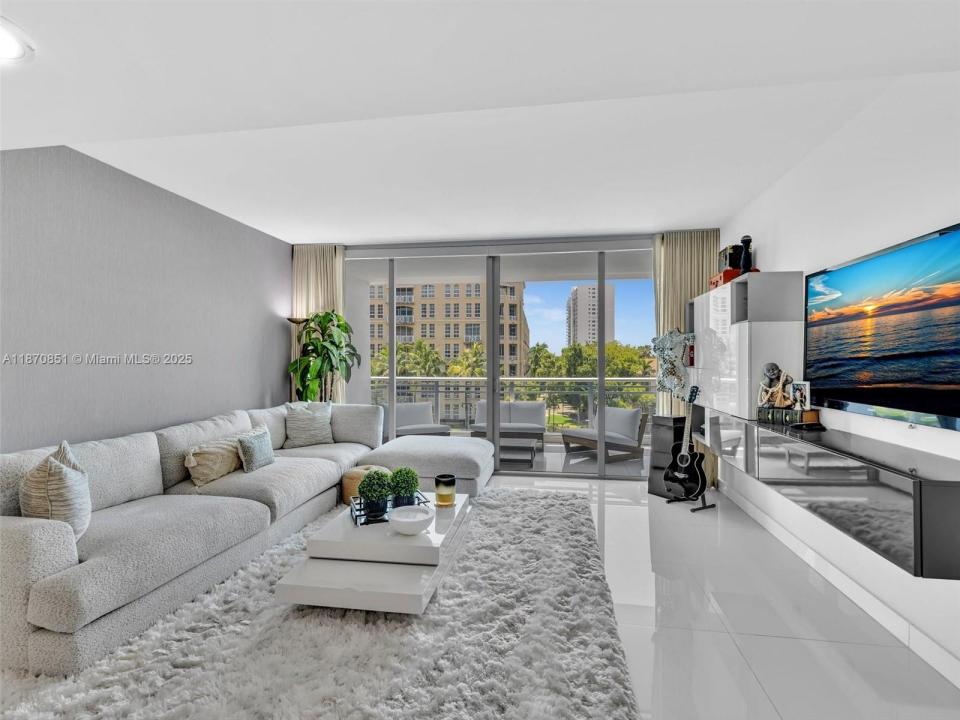 2950 NE 188th St 312, Aventura, 佛羅里達州 33180, 美國