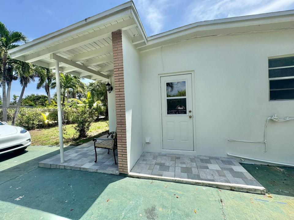 1560 NE 42nd, Pompano Beach, Flórida 33064, Estados Unidos