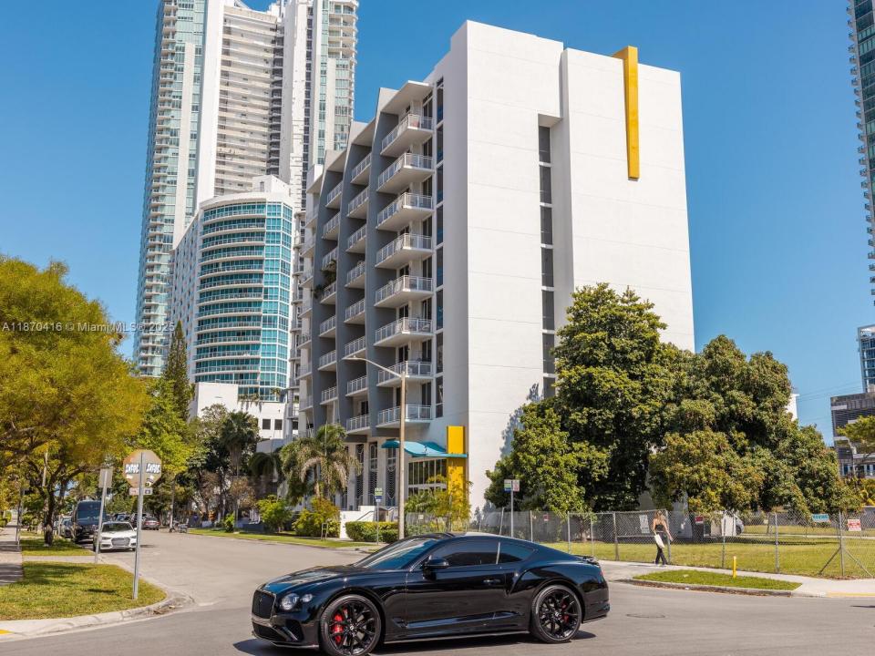 444 NE 30th St 402, Miami, Флорида 33137, Соединенные Штаты