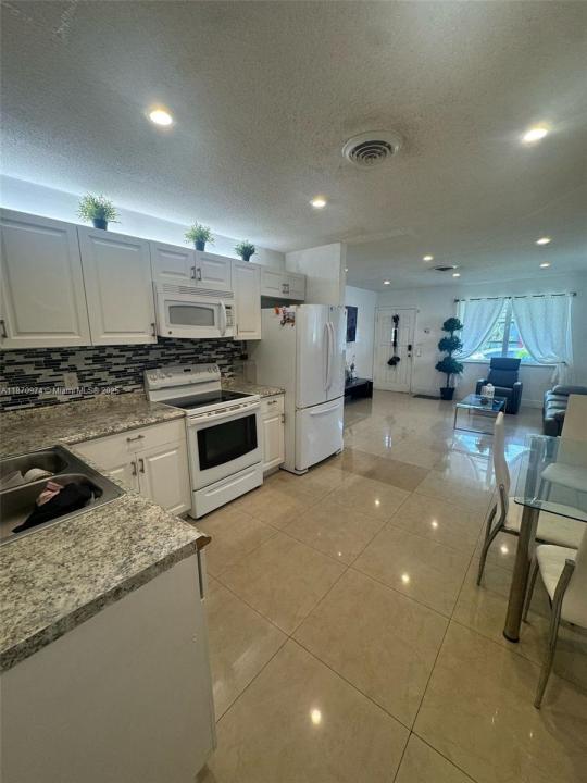 4808 NW 27th Ter, Tamarac, Флорида 33309, Соединенные Штаты