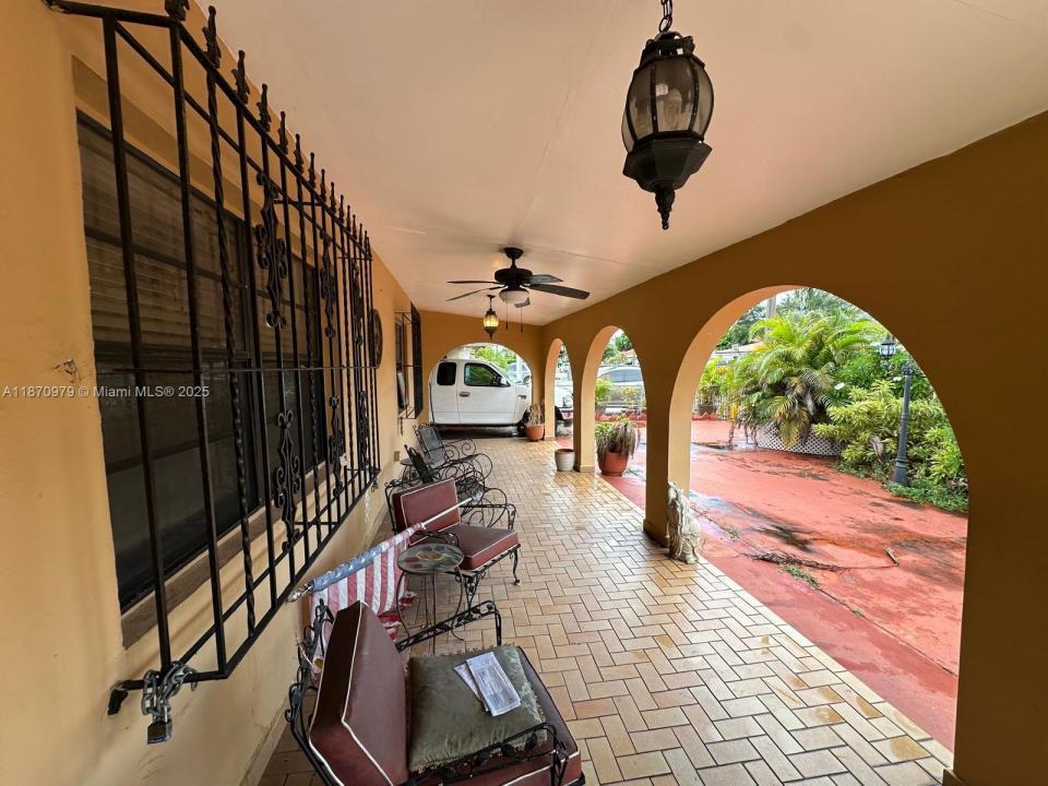 911 NW 30th Pl, Miami, Florida 33125, HOA KỲ