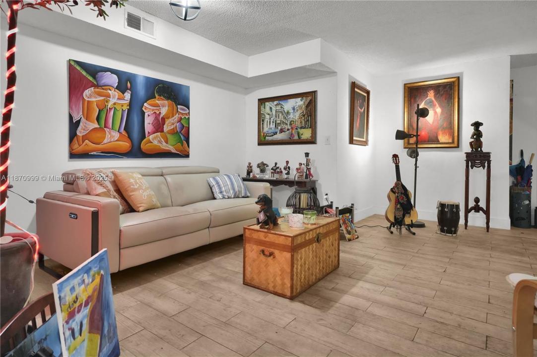 1131 SW 104th Ct, Miami, Florida 33174