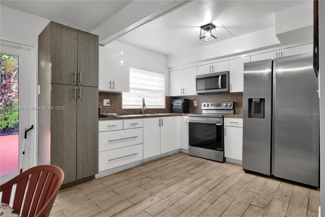 1131 SW 104th Ct, Miami, Florida 33174