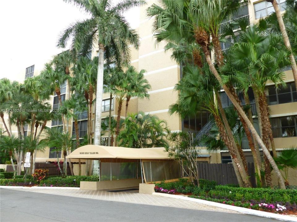 16300 Golf Club Rd 504, Weston, Florida 33326, Estados Unidos