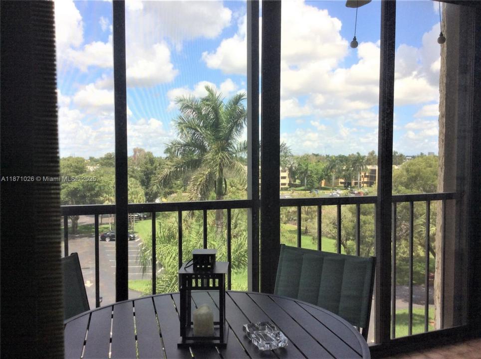 16300 Golf Club Rd 504, Weston, Florida 33326, Estados Unidos