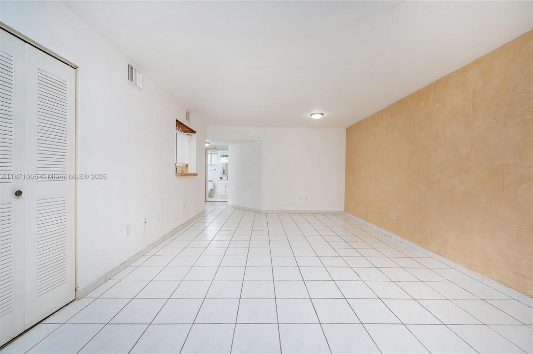12521 NW 11th Ln 105, Miami, Florida 33182, Estados Unidos