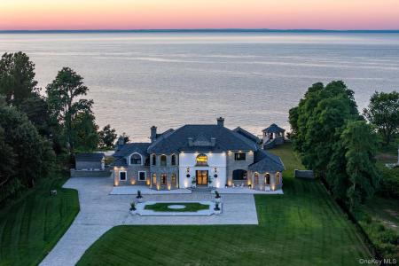 3875 Hallock Lane, Southold, Nowy Jork 11952, USA