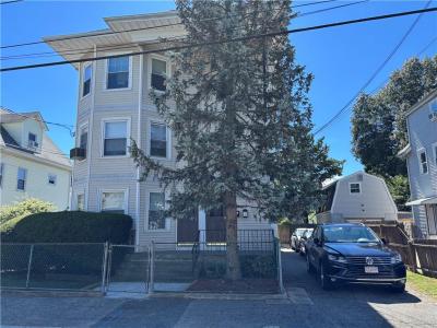 93 Oakland Avenue, Pawtucket, RI 02861, USA