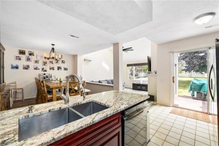 68 Hilltop Drive D, North Providence, ロードアイランド 02904, アメリカ合衆国