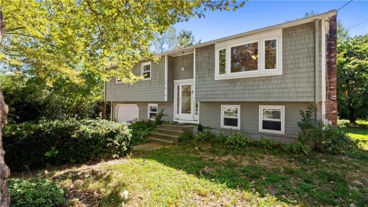 74 Woodhaven Road, North Kingstown, Rhode Island 02852, USA