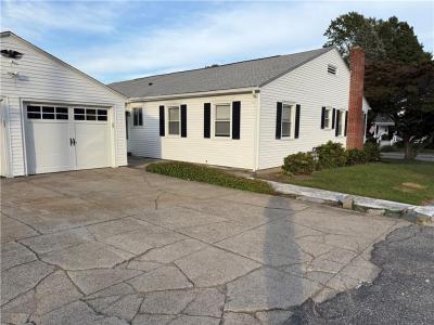 1089 Plainfield Street, Johnston, Rhode Island 02919