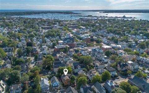 17 Lincoln Street, Newport, Rhode Island 02840