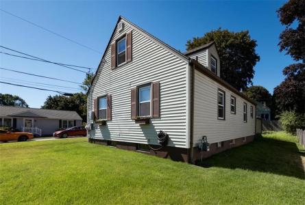 9 Burwell Street, Lincoln, Rhode Island 02865, États-Unis