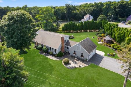 11 Stonegate Road, Warren, Rhode Island 02885
