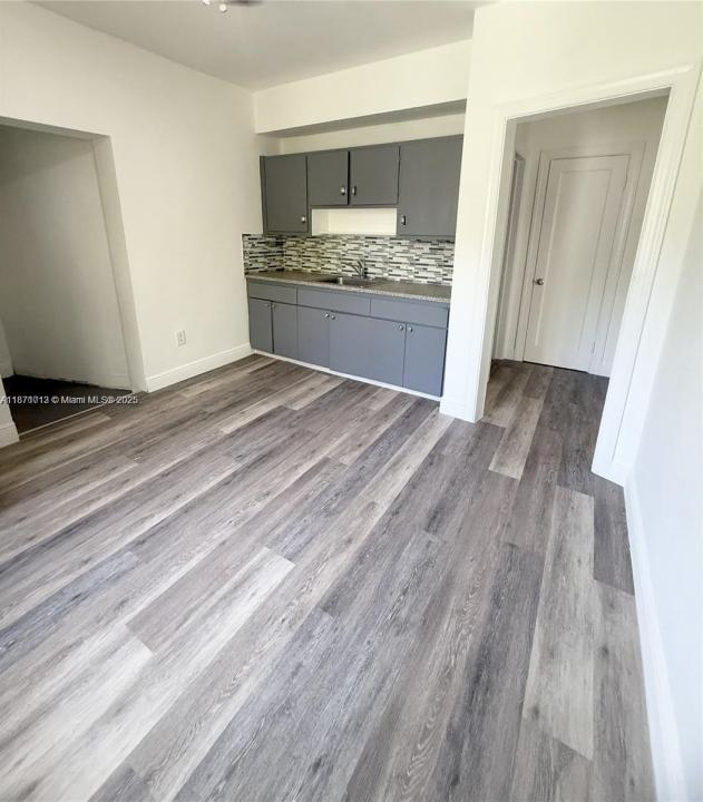 1450 NW 35th St 2, Miami, Florida 33142