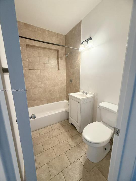 1450 NW 35th St 2, Miami, Florida 33142