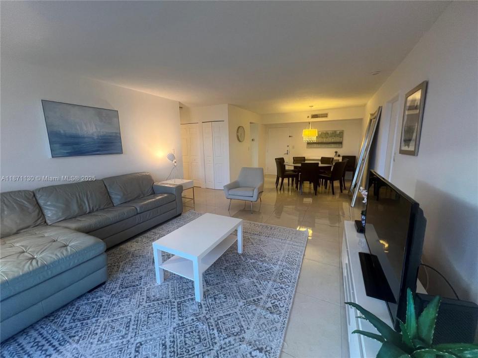 3300 NE 192nd St 705, Aventura, Florida 33180, Amerika Birleşik Devletleri