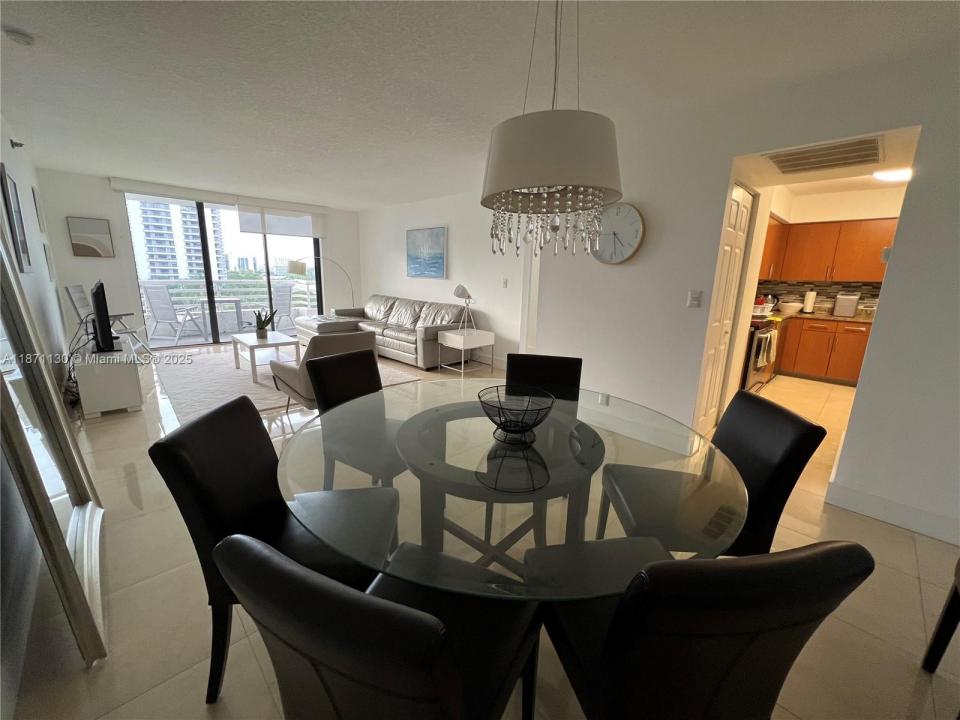 3300 NE 192nd St 705, Aventura, Florida 33180, Amerika Birleşik Devletleri