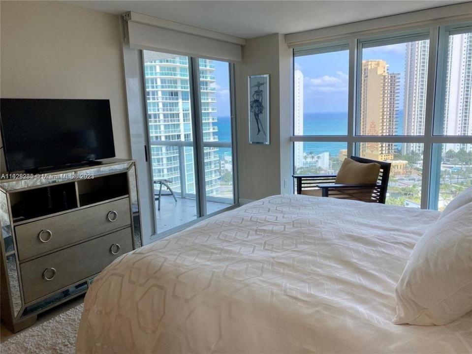 16500 Collins Ave 2052, Sunny Isles Beach, Florida 33160