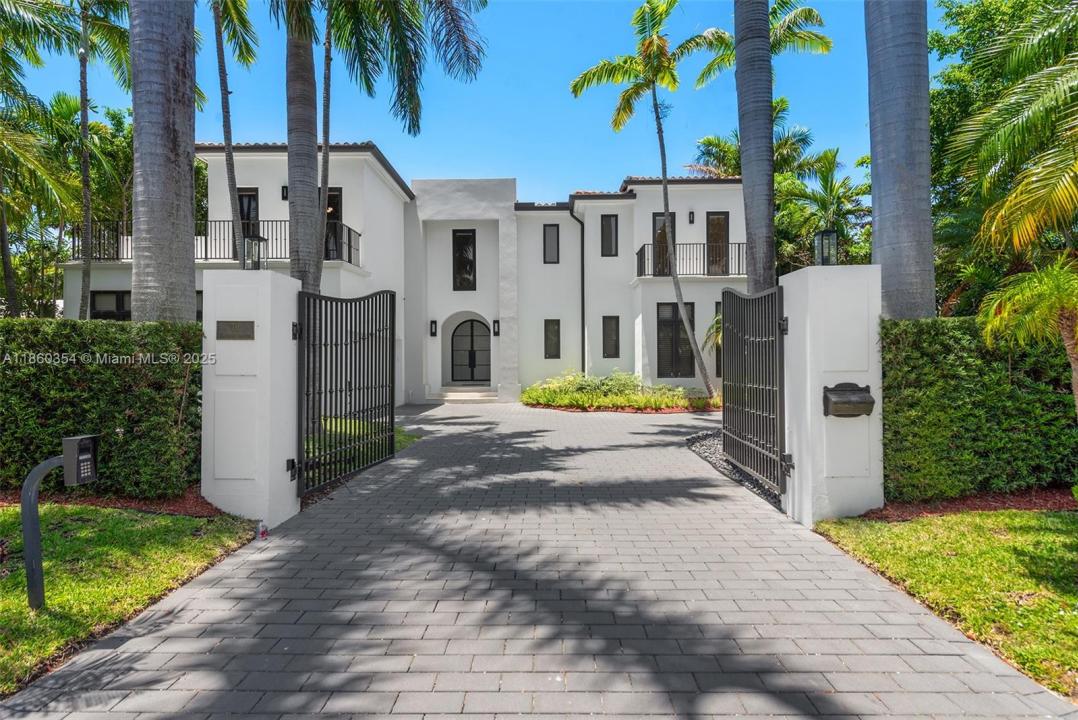 70 Camden Dr, Bal Harbour, Floride 33154, États-Unis
