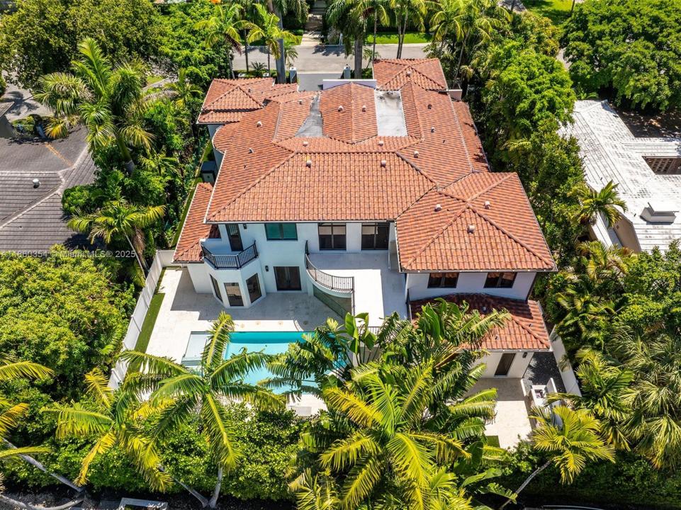 70 Camden Dr, Bal Harbour, Florida 33154, USA