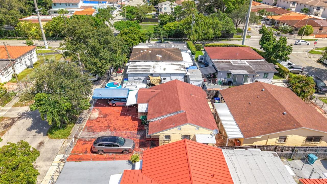 1055 NW 32nd Ct, Miami, 佛罗里达州 33125, 美国