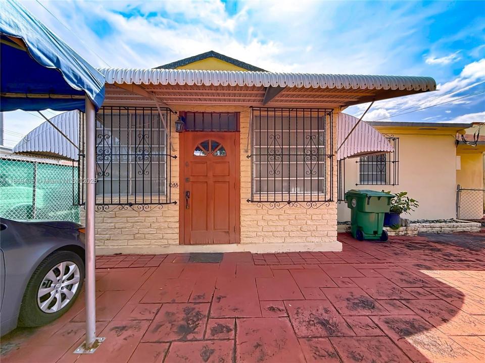 1055 NW 32nd Ct, Miami, 佛罗里达州 33125, 美国