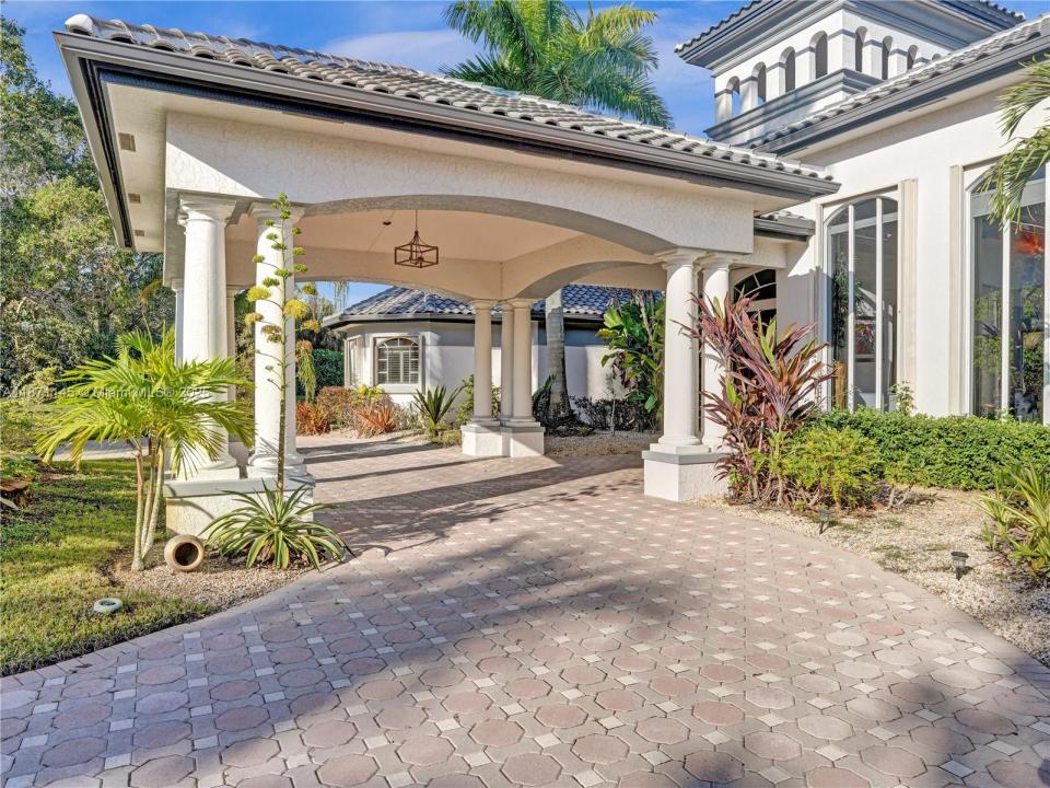 3079 Old Still Lane, Weston, Florida 33331