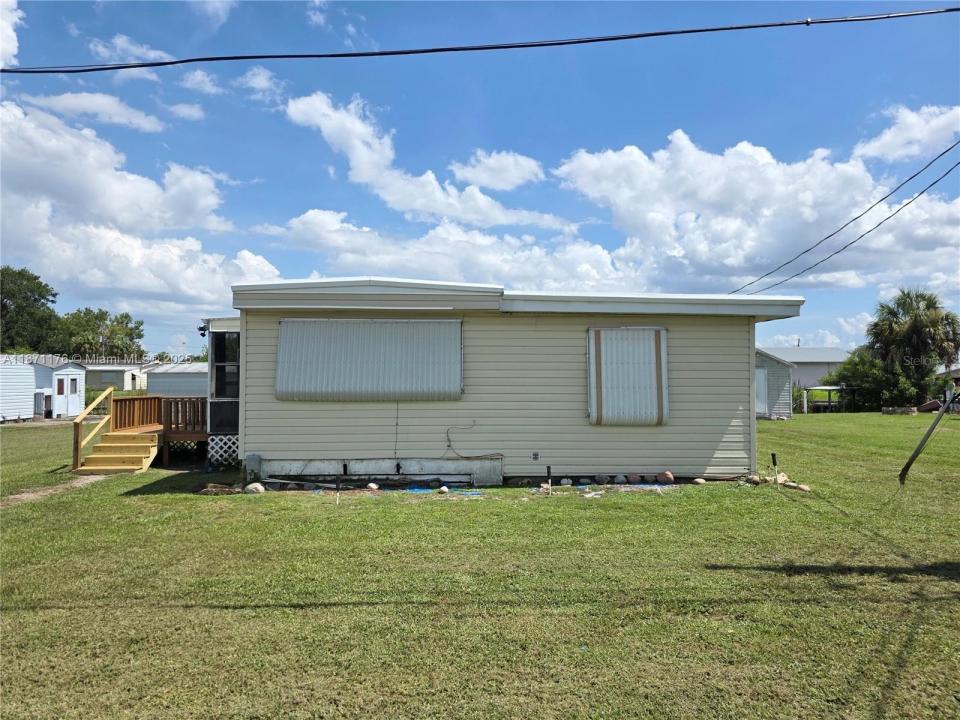 1065 25th Street, Bulkhead Ridge, Florida 34974, Estados Unidos