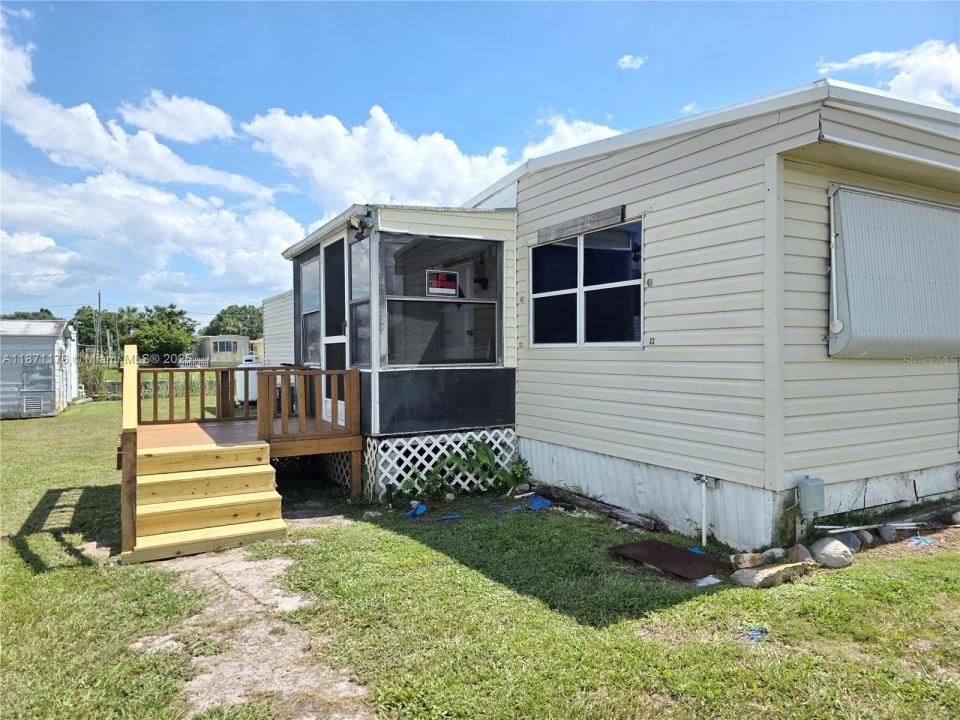 1065 25th Street, Bulkhead Ridge, Florida 34974, Estados Unidos