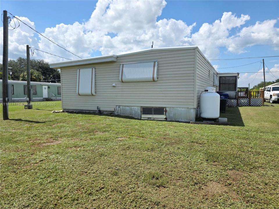 1065 25th Street, Bulkhead Ridge, Florida 34974, Estados Unidos