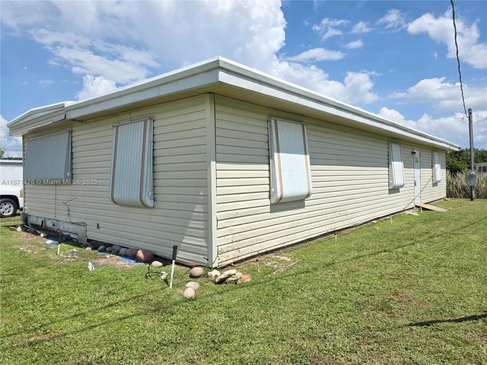 1065 25th Street, Bulkhead Ridge, Florida 34974, Estados Unidos