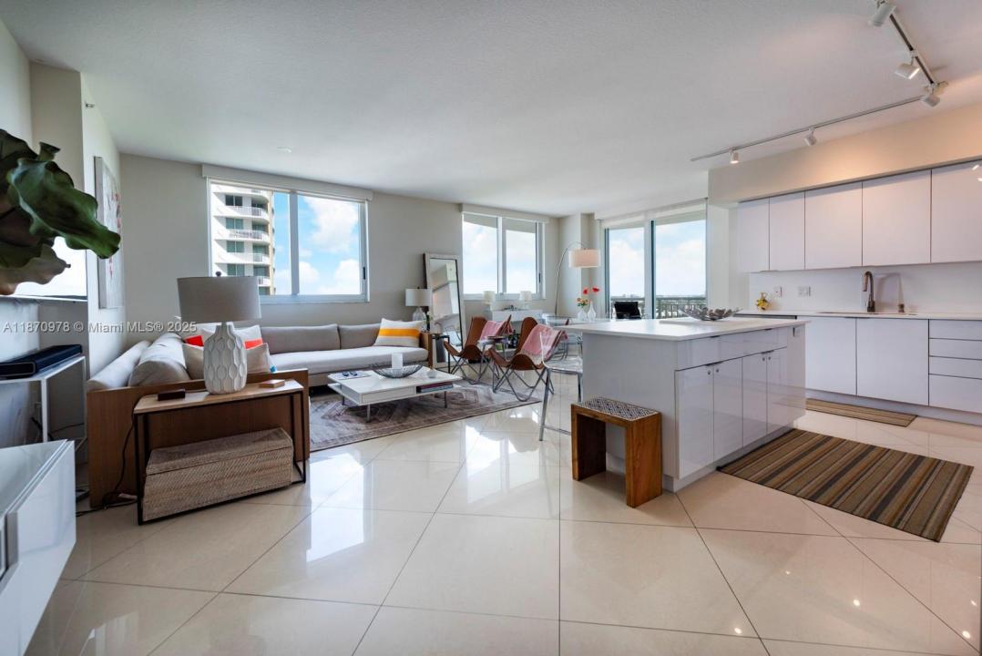 1755 E Hallandale Beach Blvd 1502E, Hallandale Beach, Florida 33009, Estados Unidos