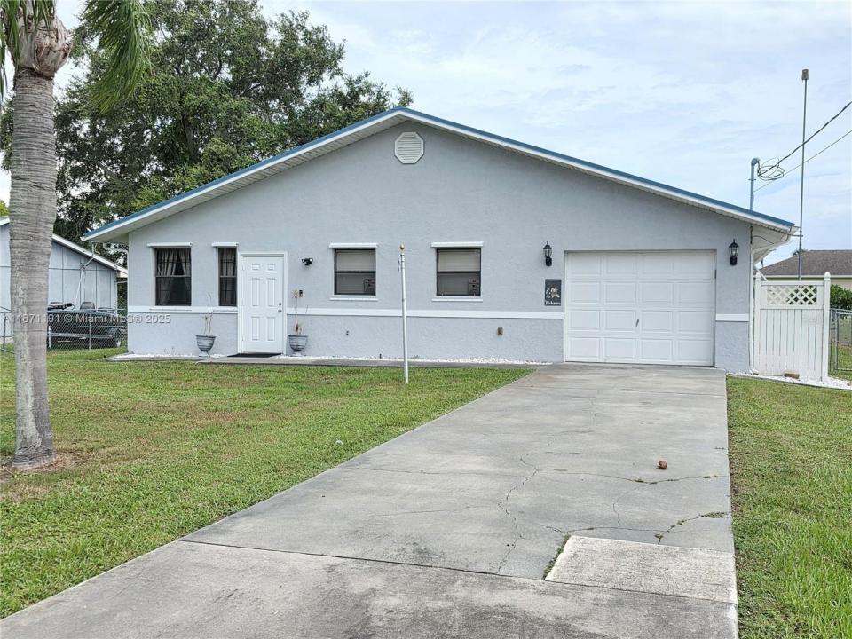 1997 Hunter Road, Bulkhead Ridge, Florida 34974, Estados Unidos
