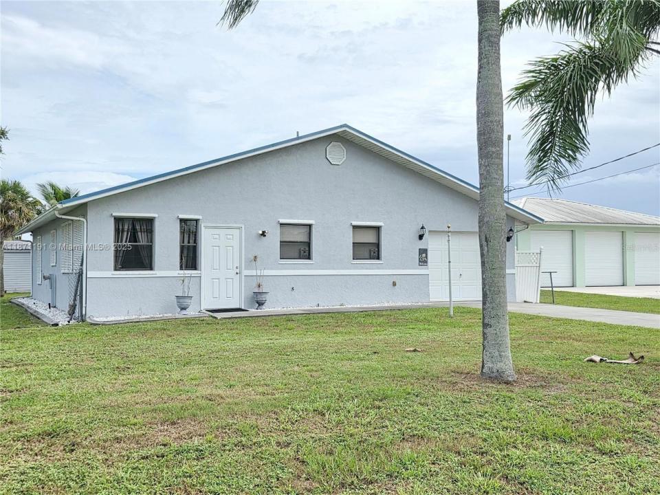 1997 Hunter Road, Bulkhead Ridge, Florida 34974, Estados Unidos