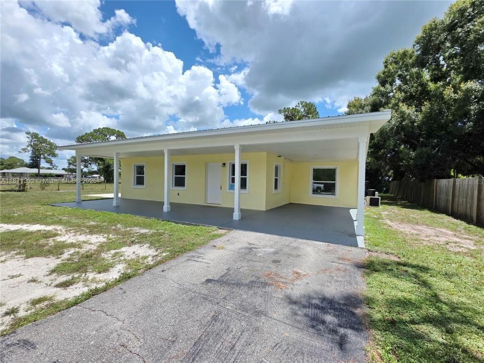 1350 NE 39th Blvd, Okeechobee, פלורידה 34972, ארצות הברית של אמריקה