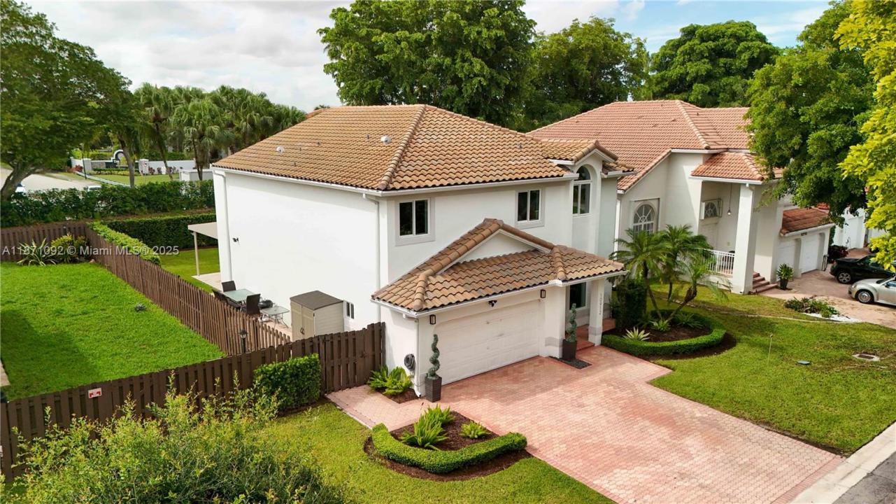 10912 NW 58th Ter, Doral, Florida 33178, Amerika Birleşik Devletleri
