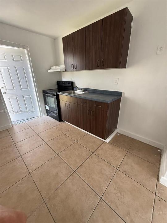 1306 NW 61st St 4, Miami, 佛羅里達州 33142, 美國