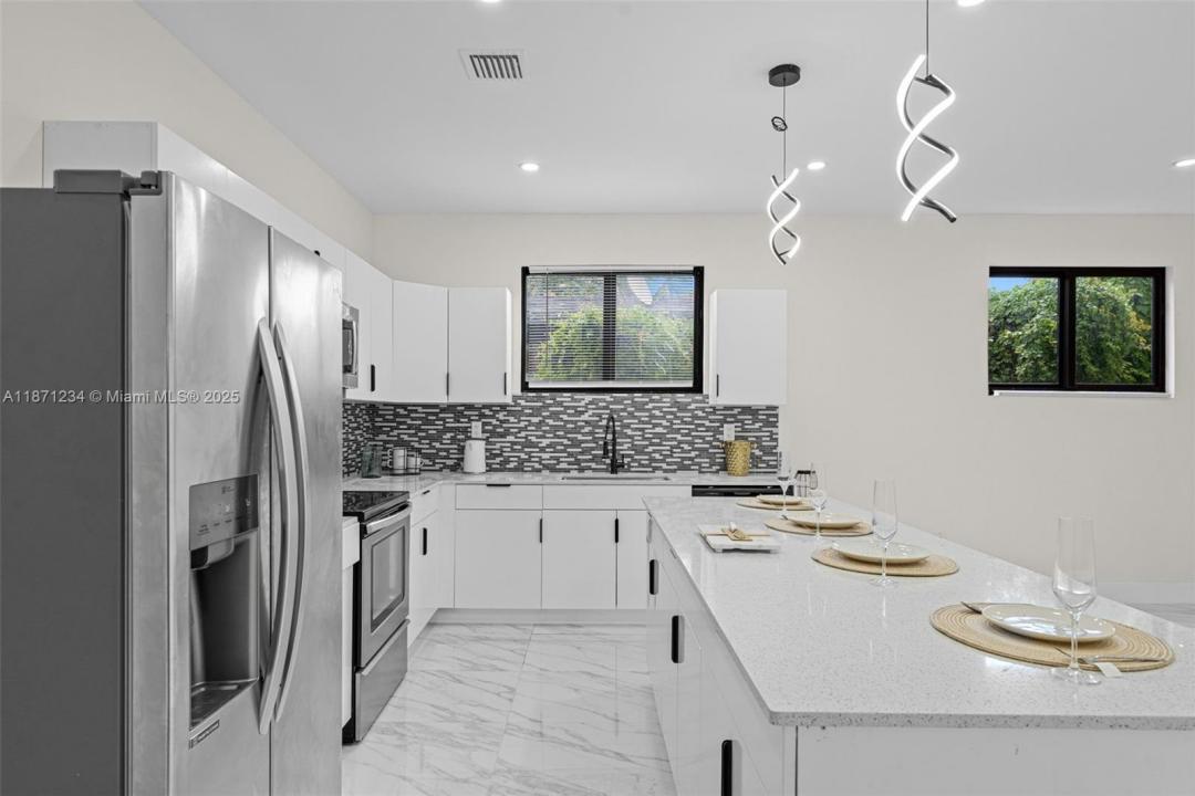 742 NW 70th St 2, Miami, Florida 33150, USA